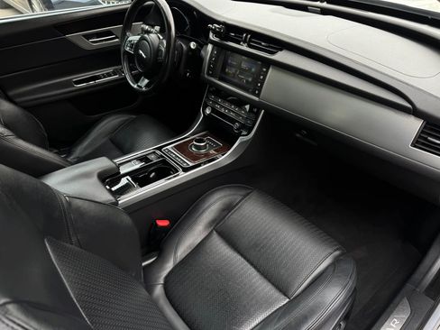 Used 2017 Jaguar XF Prestige RWD image 24