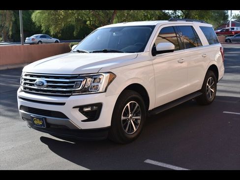 Used 2019 Ford Expedition XLT RWD image 3