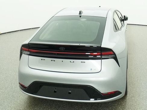 New 2027 Toyota Prius XLE FWD image 7