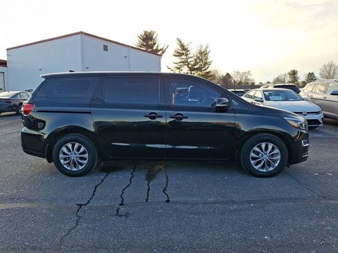 Used 2019 Kia Sedona L image 9