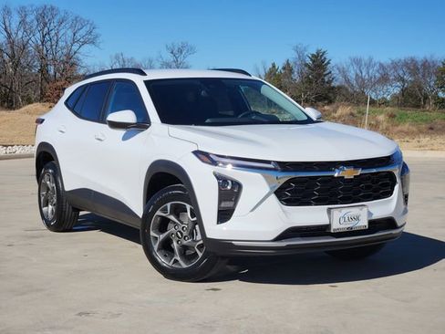 New 2026 Chevrolet Trax LT w/ Driver Confidence Package image 1