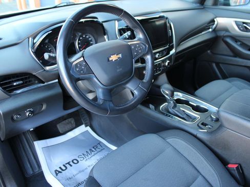Used 2022 Chevrolet Traverse LT image 13