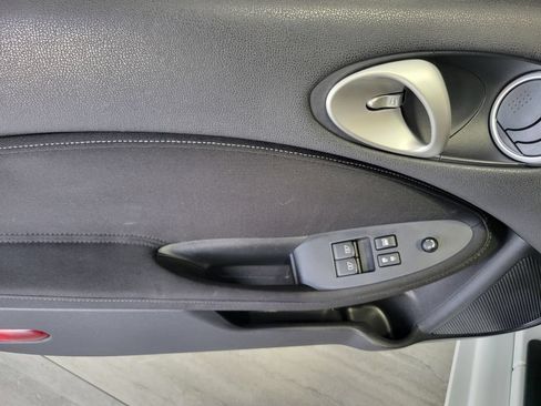Used 2013 Nissan 370Z Roadster RWD image 17