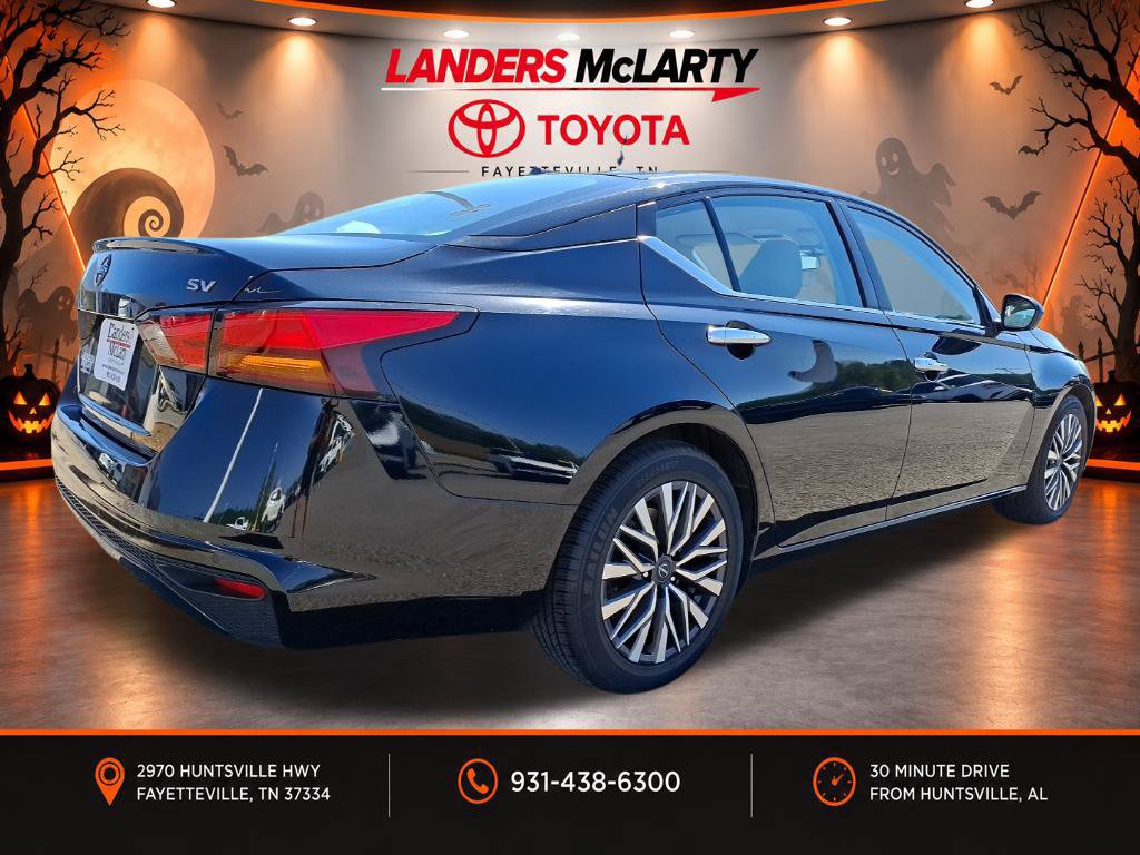 Used 2024 Nissan Altima 2.5 SV FWD image 3