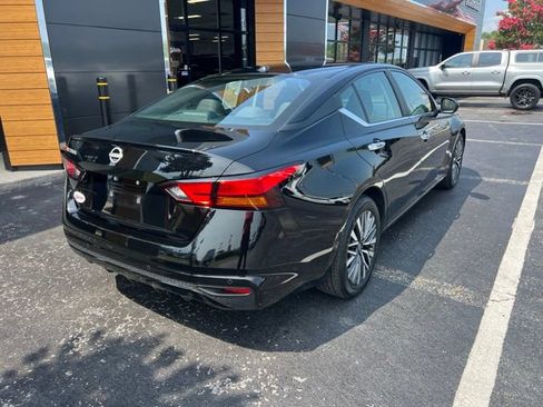Used 2025 Nissan Altima 2.5 SV FWD image 23