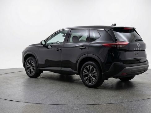 Used 2025 Nissan Rogue SV image 6