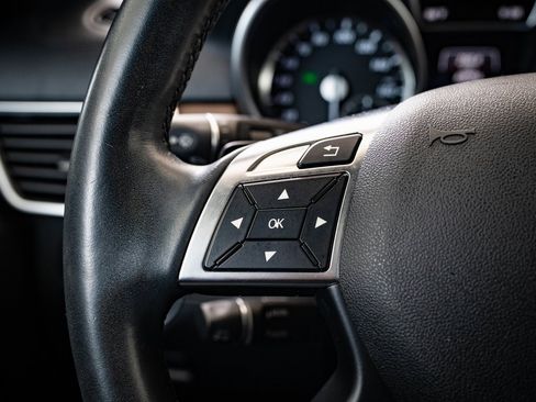 Used 2016 Mercedes-Benz GL 450 4MATIC image 25