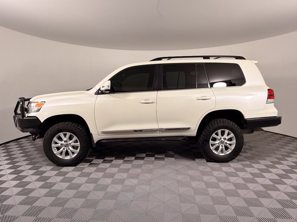 Used 2020 Toyota Land Cruiser w/ Four Season Floor Mat Package AWD/4WD image 12