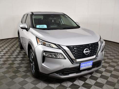 Used 2022 Nissan Rogue SV AWD/4WD image 3