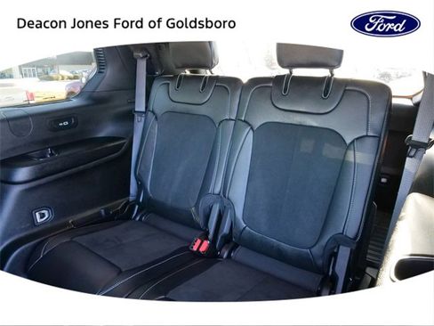 Used 2024 Jeep Grand Cherokee L Altitude image 15