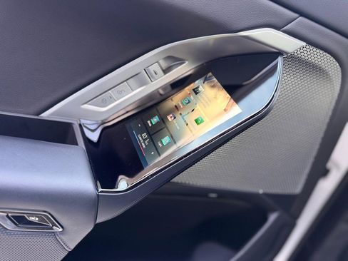 Used 2024 BMW 740i xDrive 740i xDrive image 25