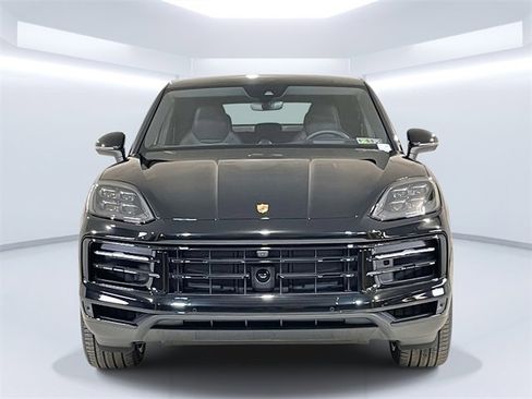 New 2026 Porsche Cayenne S image 2