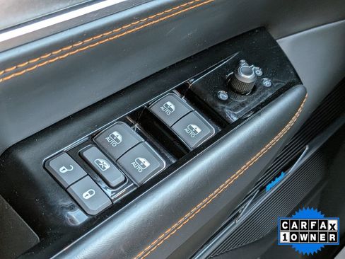 Used 2024 Jeep Grand Wagoneer L Series III AWD/4WD image 31