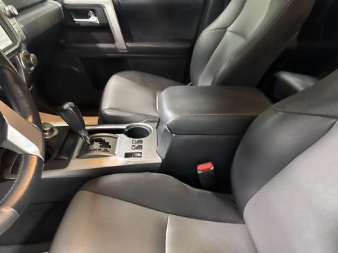 Used 2019 Toyota 4Runner SR5 Premium w/ Four Season Floor Mat Package AWD/4WD image 41