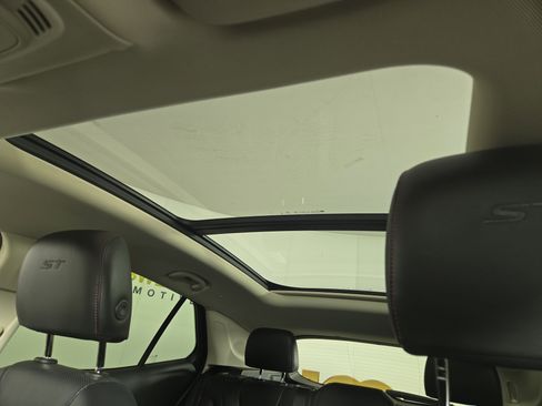 Certified 2023 Buick Envision Essence w/ Sport Touring Package image 22