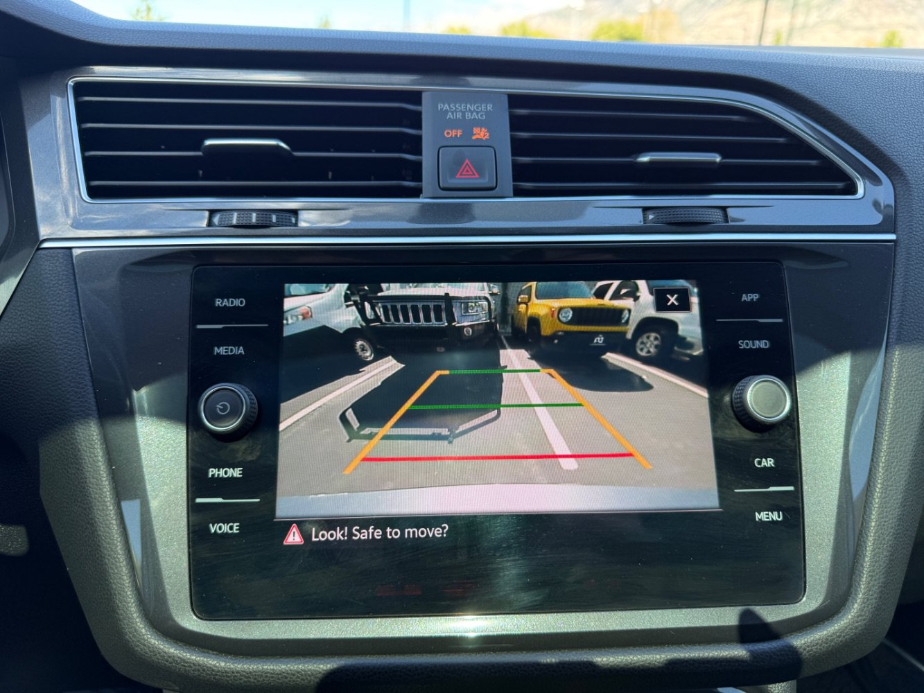 Used 2021 Volkswagen Tiguan SE w/ Panoramic Sunroof Package AWD/4WD image 21