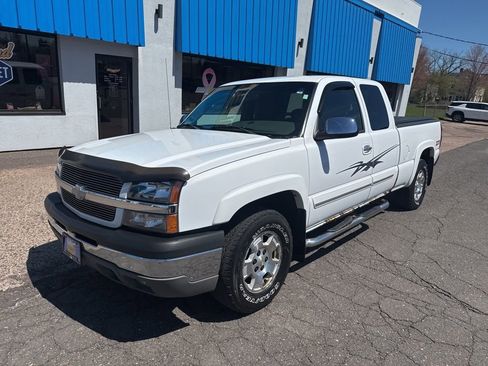 Used 2003 Chevrolet Silverado 1500 LS w/ Off-Road Package AWD/4WD image 2
