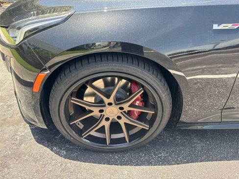 Used 2021 Cadillac CT5 V RWD image 9