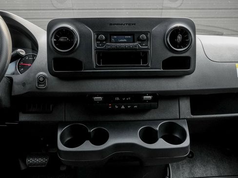 Used 2025 Mercedes-Benz Sprinter 2500 image 17