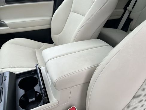 Certified 2023 Lexus GX 460 Premium w/ Premium Package AWD/4WD image 19