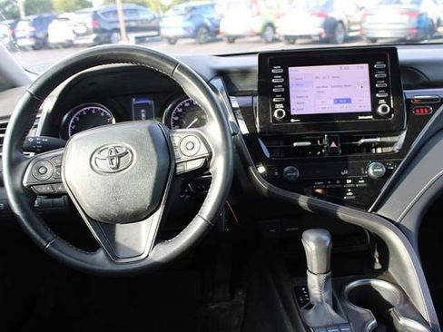 Used 2023 Toyota Camry SE FWD image 10
