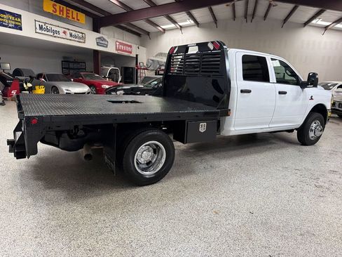 Used 2023 RAM 3500 Tradesman w/ Chrome Appearance Group RWD image 8