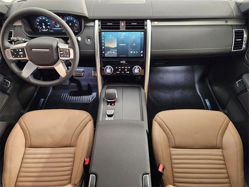 New 2026 Land Rover Discovery Limited Edition image 4