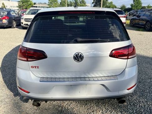 Used 2019 Volkswagen GTI SE FWD image 4
