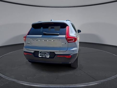 Certified 2026 Volvo XC40 B5 Plus AWD/4WD image 8