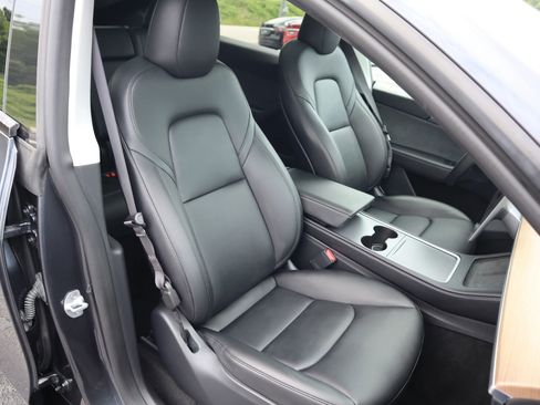 Used 2024 Tesla Model Y Long Range AWD/4WD image 5