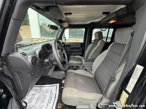 Used 2007 Jeep Wrangler Unlimited X w/ Dual Top Group RWD image 22