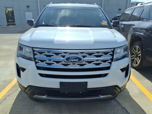 Used 2019 Ford Explorer XLT w/ Equipment Group 201A FWD image 2