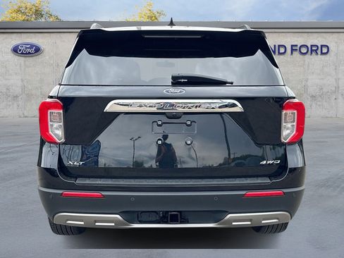 Used 2022 Ford Explorer XLT w/ Equipment Group 202A AWD/4WD image 5