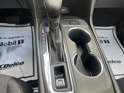 Used 2023 Chevrolet Equinox LT image 47