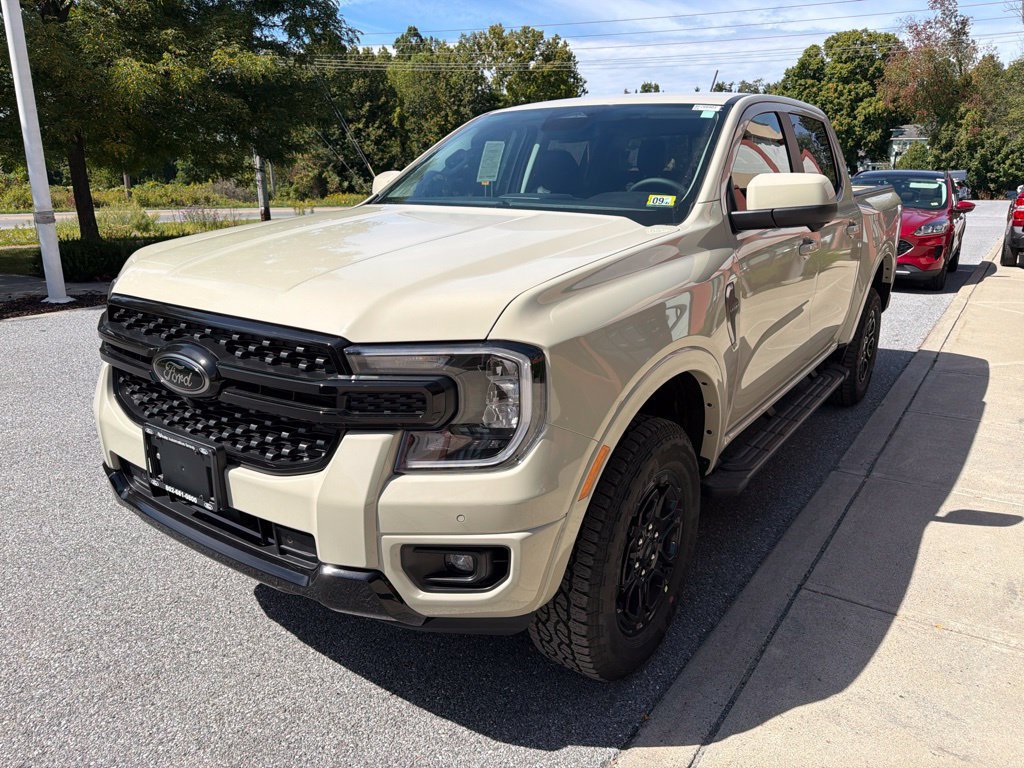 New 2026 Ford Ranger Lariat w/ Black Appearance Package AWD/4WD image 3