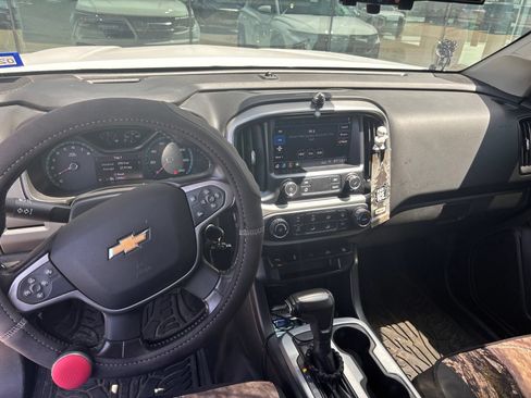 Used 2020 Chevrolet Colorado LT w/ Safety Package RWD image 9