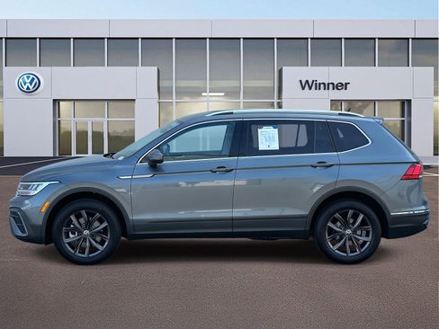 Used 2023 Volkswagen Tiguan SE image 4