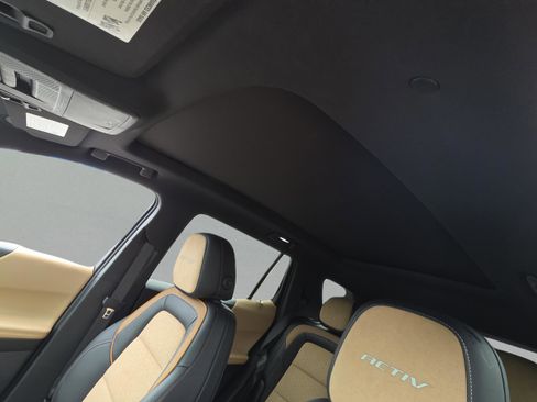 Used 2025 Chevrolet Equinox ACTIV w/ Safety and Technology Package image 18