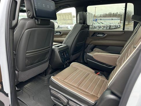 New 2026 GMC Yukon XL Denali Ultimate w/ LPO, Floor Liner Package image 8