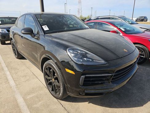 Used 2021 Porsche Cayenne Coupe image 3