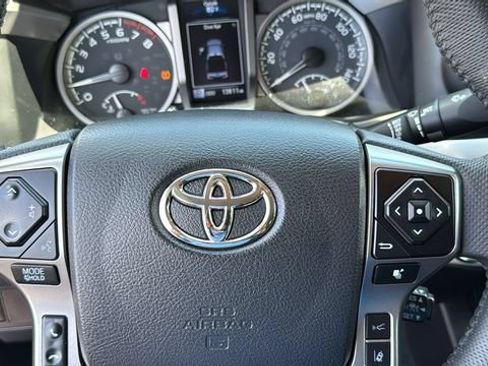 Certified 2023 Toyota Tacoma SR5 AWD/4WD image 11