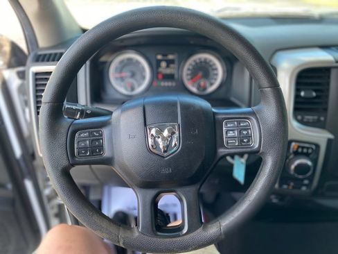 Used 2018 RAM 1500 Classic SLT AWD/4WD image 29