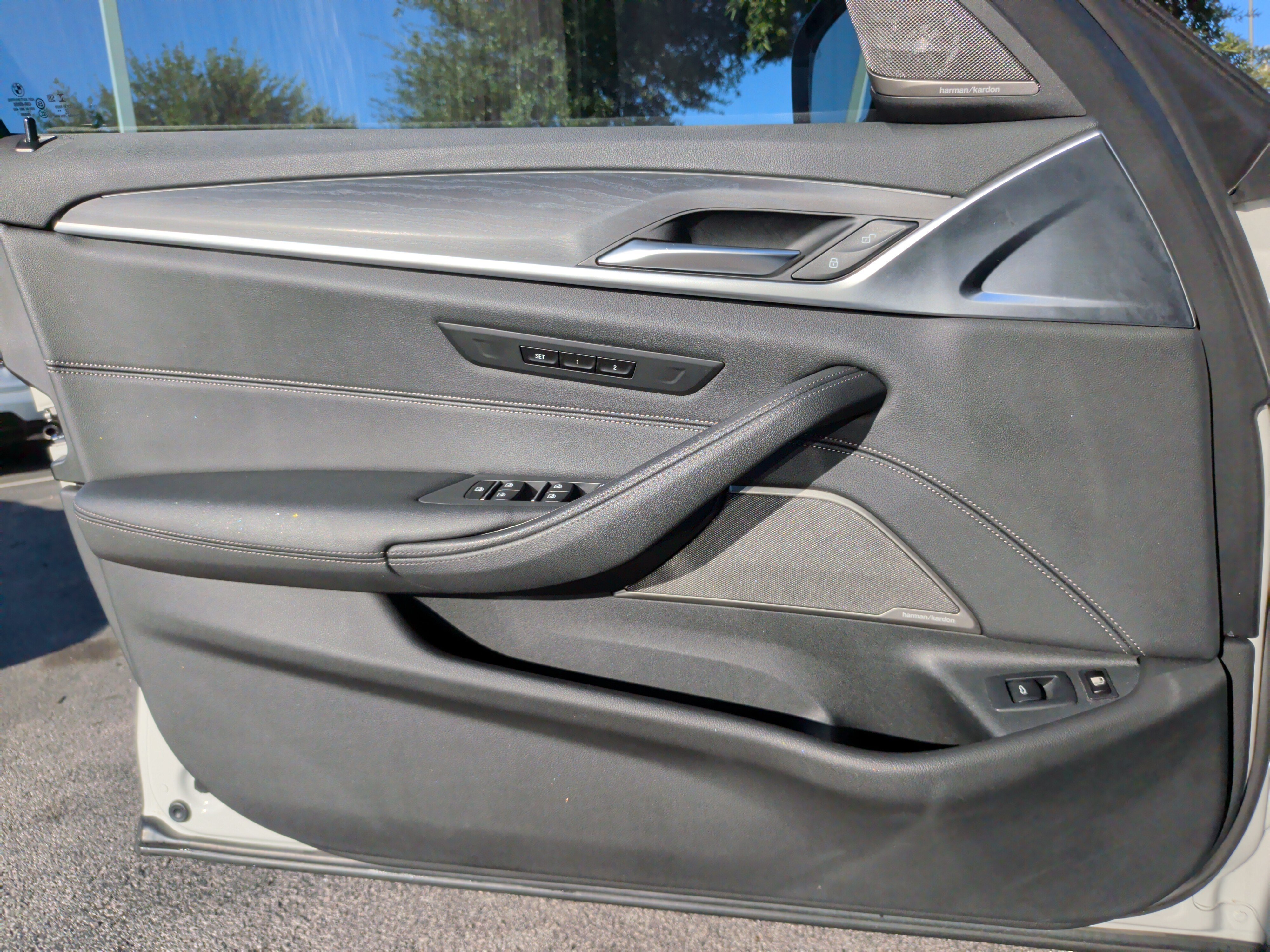 Used 2023 BMW 530e xDrive w/ Premium Package AWD/4WD image 29