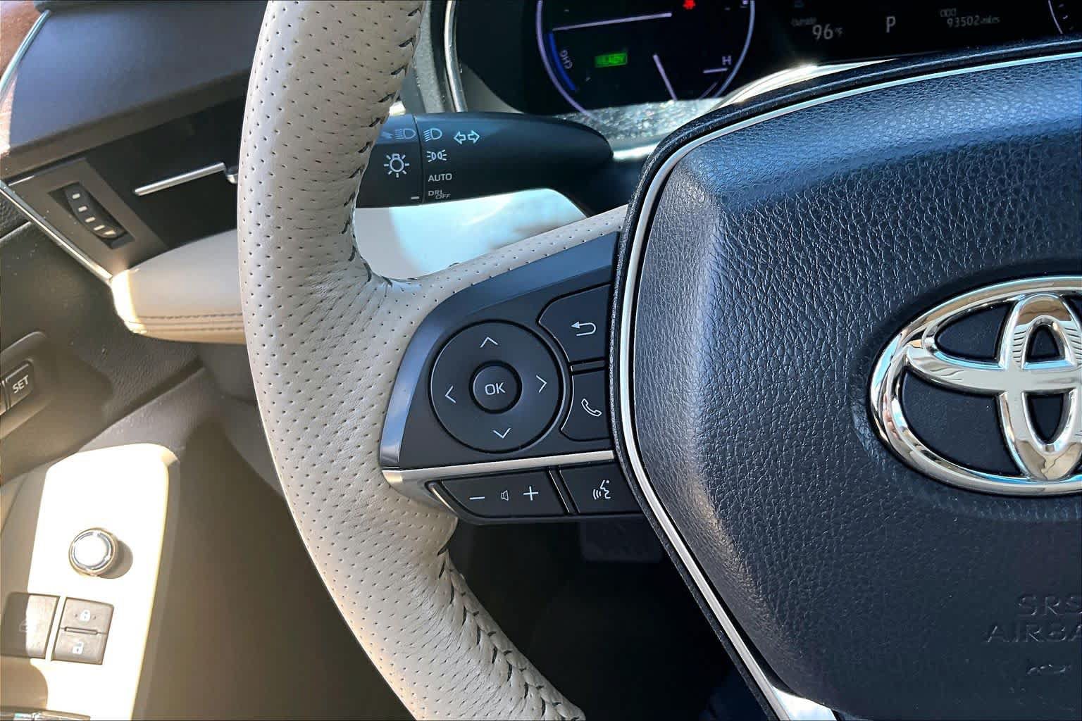 Used 2019 Toyota Avalon Limited FWD image 22