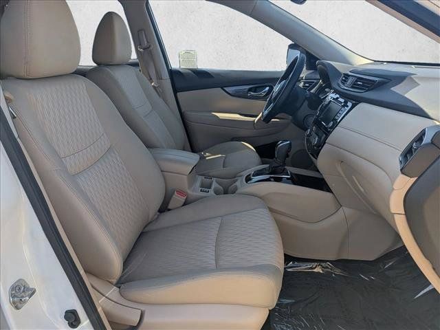 Used 2020 Nissan Rogue SV FWD image 19