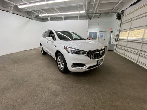 Used 2021 Buick Enclave Avenir w/ Avenir Technology Package image 8