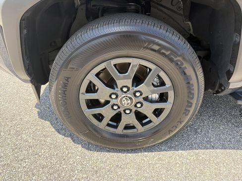 Certified 2025 Toyota 4Runner SR5 AWD/4WD image 20
