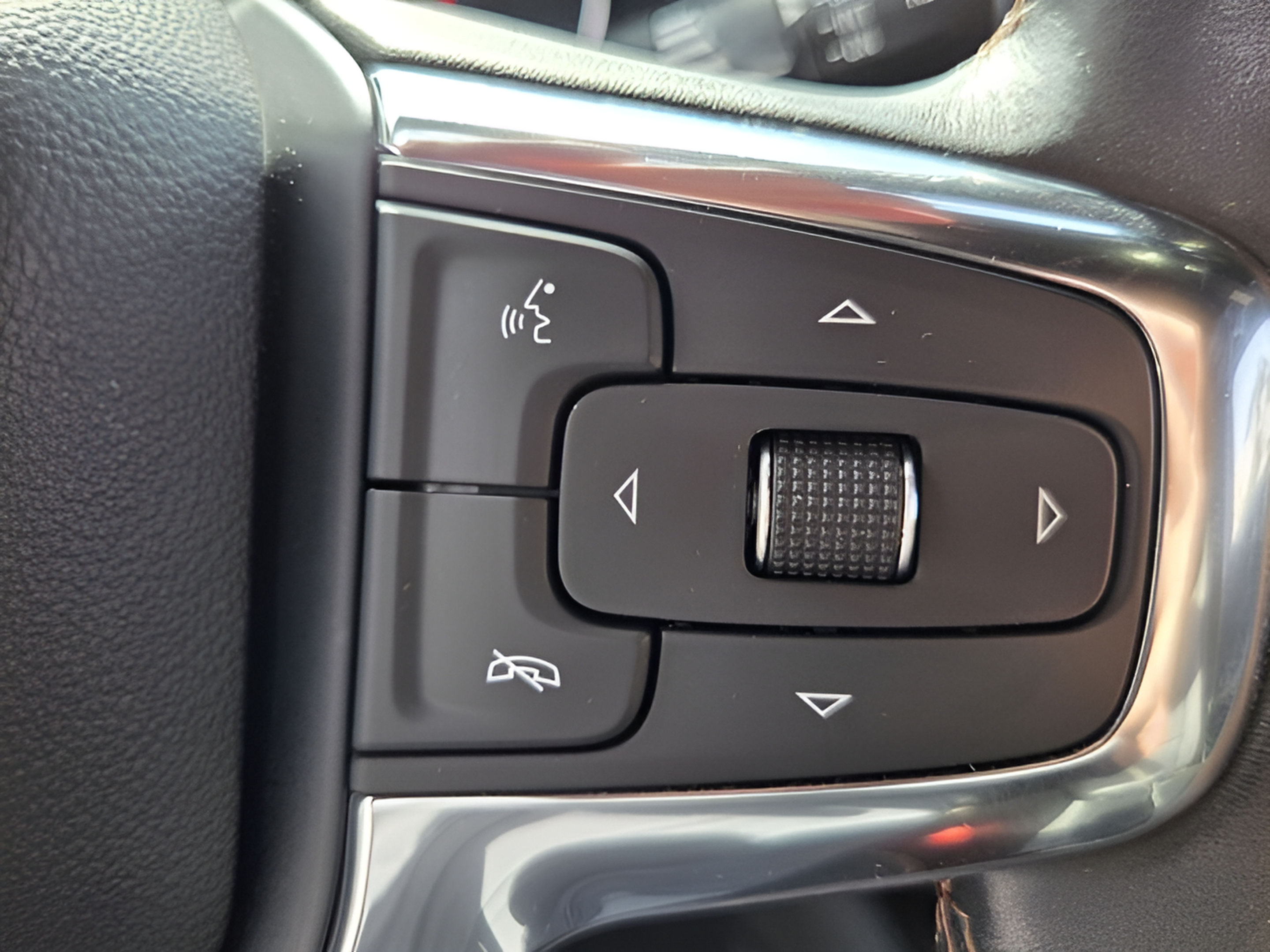 Certified 2022 Chevrolet Blazer Premier w/ Enhanced Convenience Package FWD image 25
