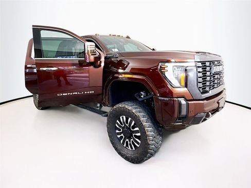 Used 2024 GMC Sierra 2500 Denali Ultimate AWD/4WD image 15