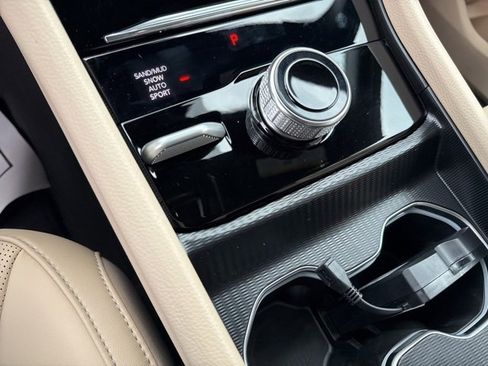 New 2025 Jeep Grand Cherokee Limited image 23